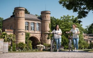 Fietsen in de botanische tuin in Karlsruhe, Baden-Württemberg, Duitsland