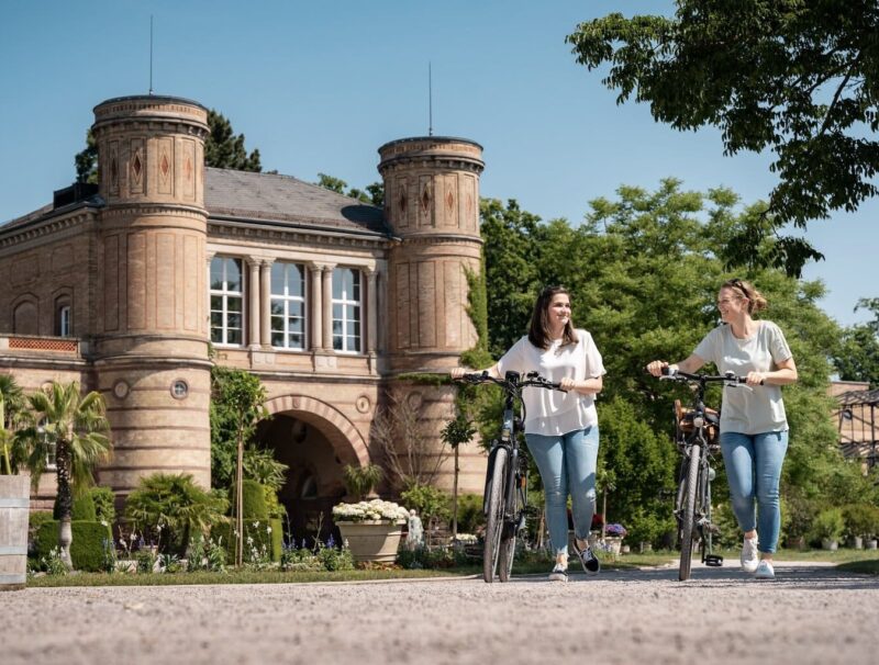 Fietsen in de botanische tuin in Karlsruhe, Baden-Württemberg, Duitsland
