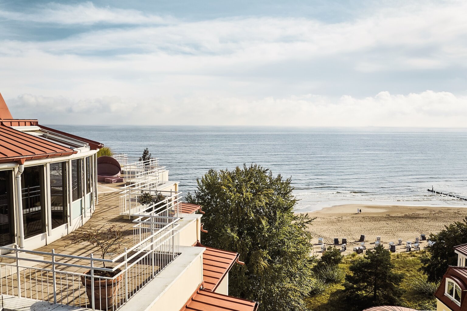 Het dakterras van de Ana Penthouse Suite in het Strandhotel Basin. Een Hotel aan het strand van de Oostzee.