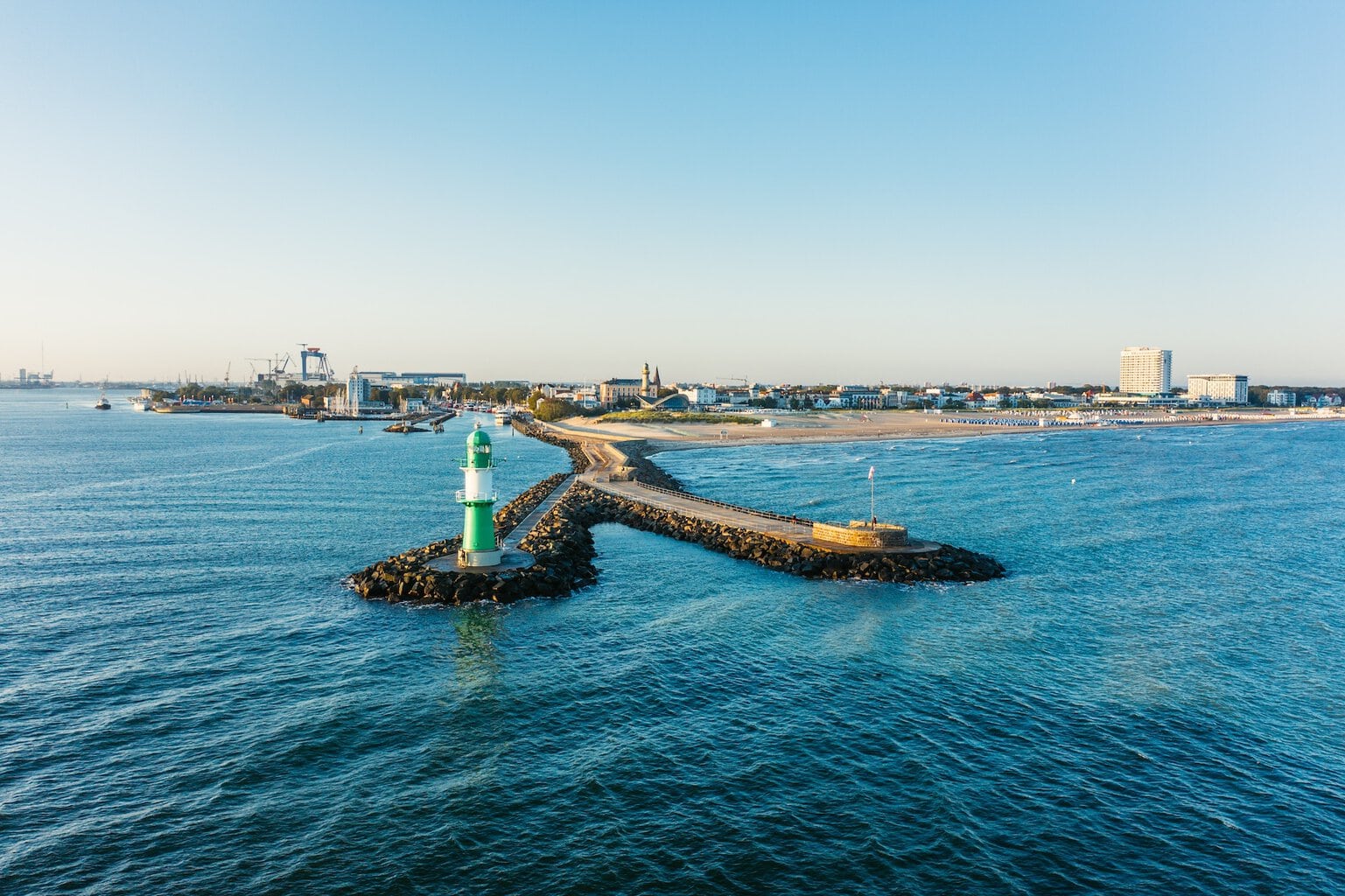 Alter Strom: Haven van de Oostzee in Warnemünde, Duitsland