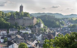 Een prachtig panoramisch uitzicht over de Wilhelmsturm in Dillenburg.