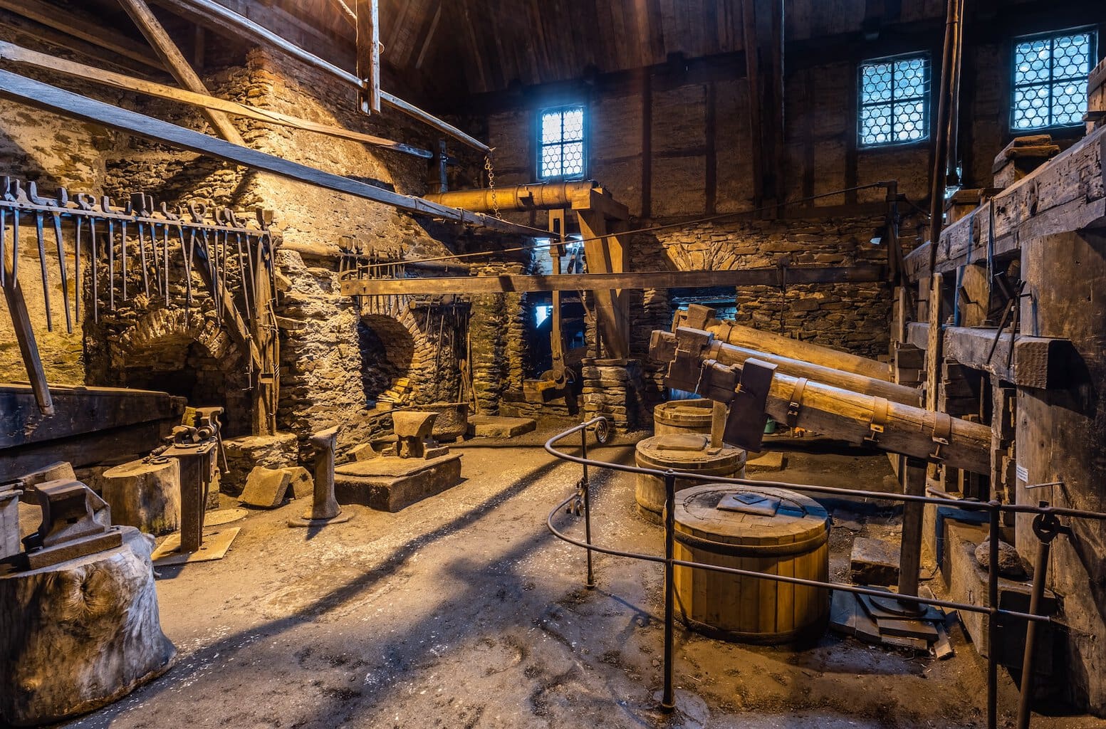 Historische smederij in de Frohnauer Hammer in het Erzgebirge
