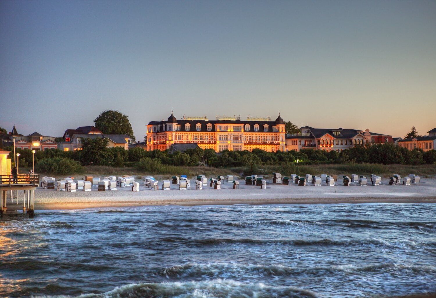 Hotel bij het strand Ahlbecker Hof van buiten