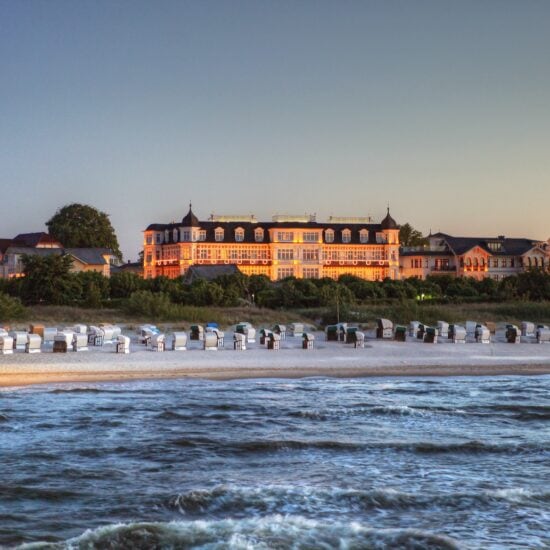 Hotel bij het strand Ahlbecker Hof van buiten