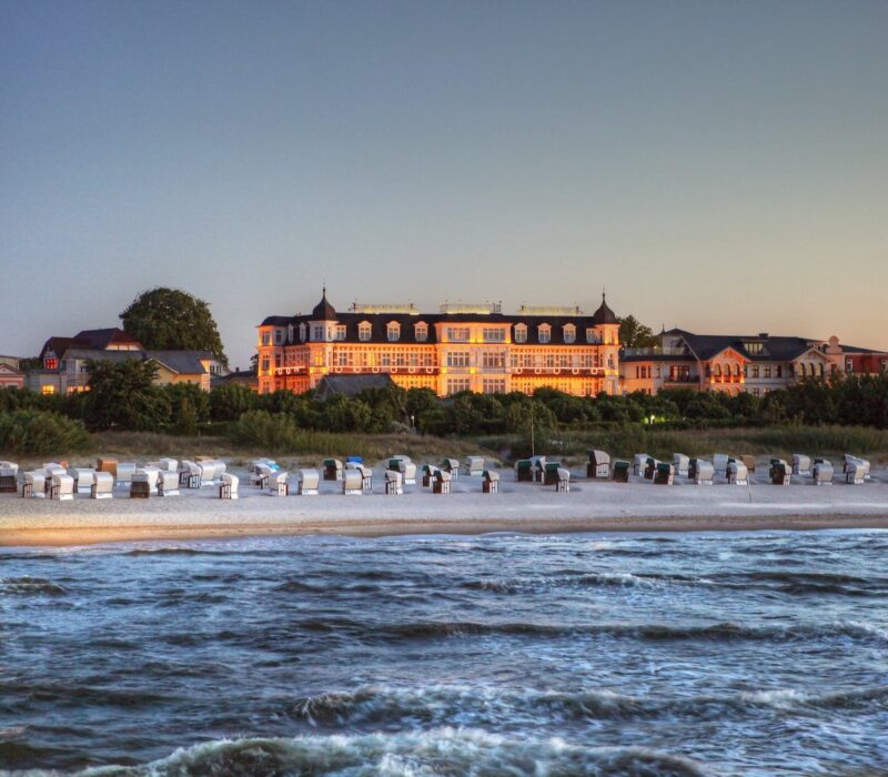 Hotel bij het strand Ahlbecker Hof van buiten
