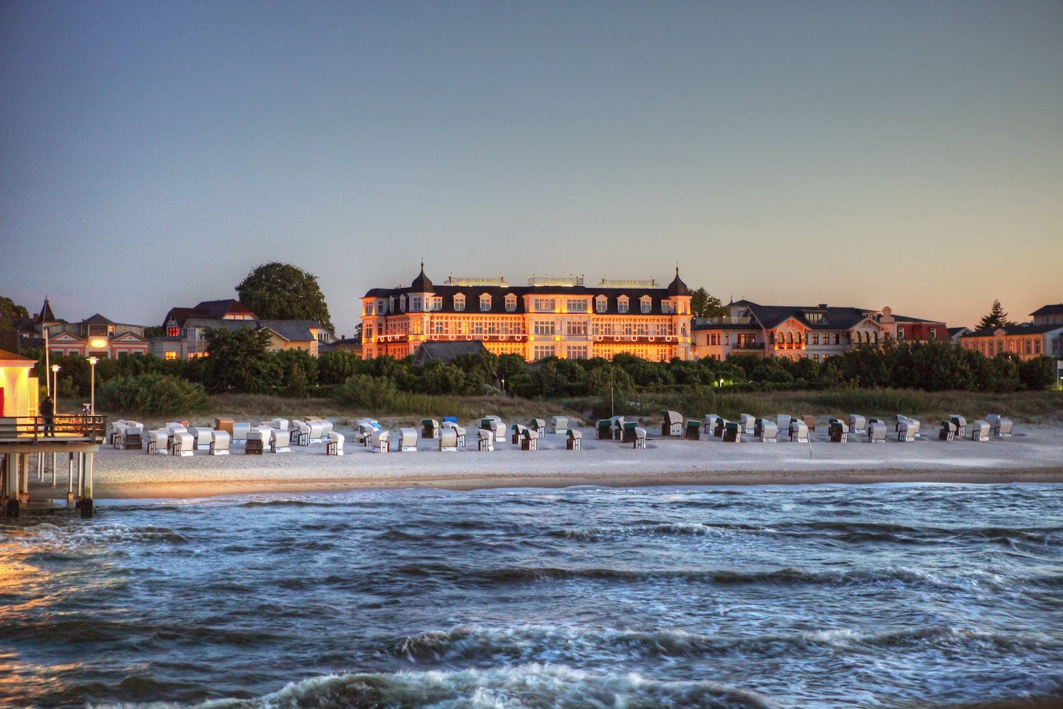 Hotel bij het strand Ahlbecker Hof van buiten