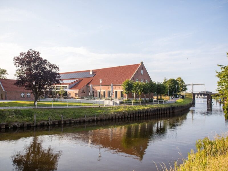 Hotel NOORD in het Oost-Friesland van buiten