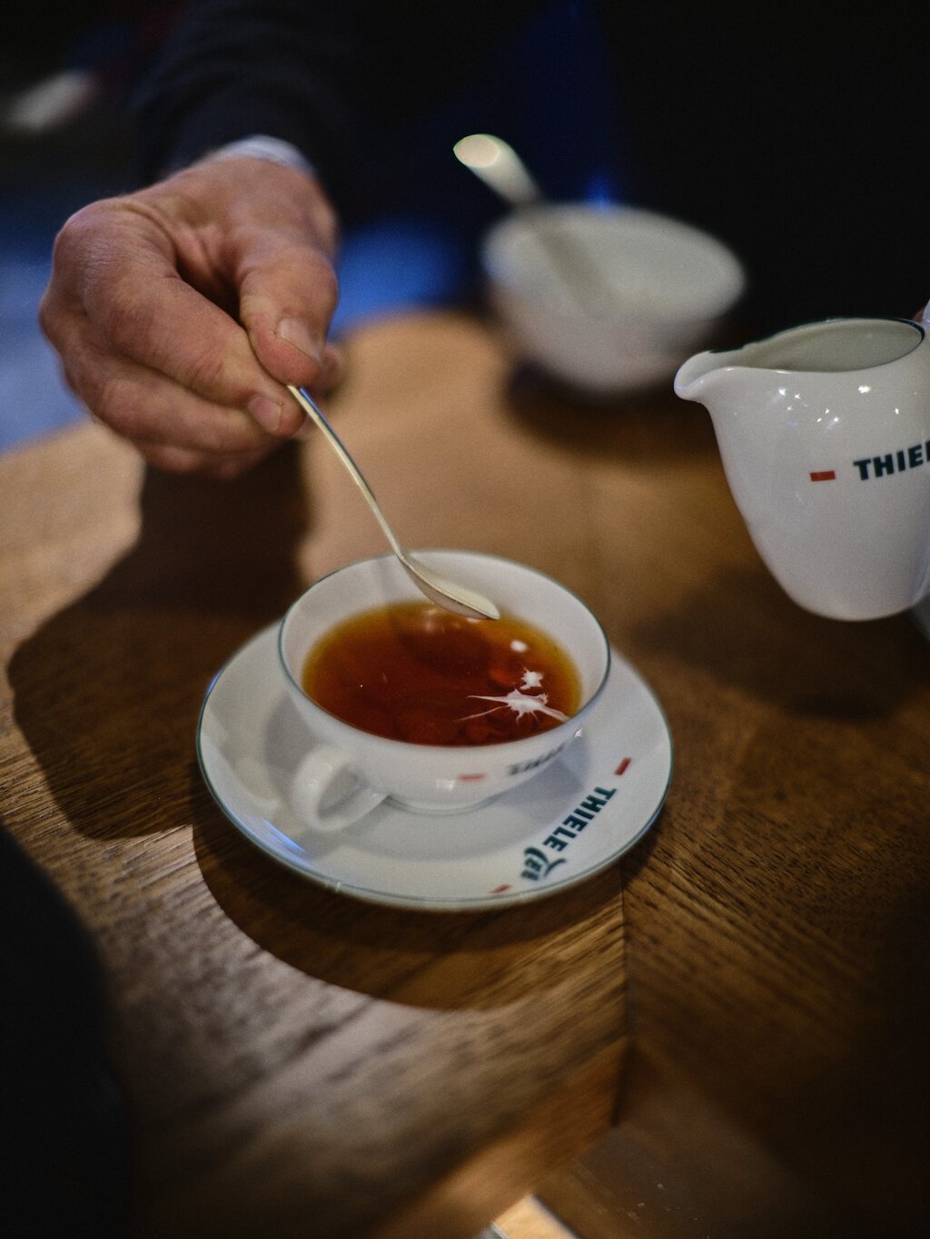 thiele thee drinken in Oost-Friesland