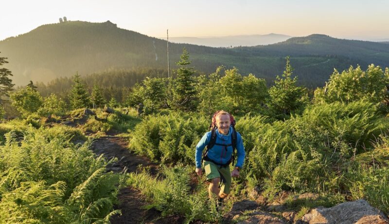 bergwandeling op de top van de Kleine Arber in het Arberland, Beierse Woud