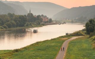 'Avonds op de Elberadweg in Bad Schandau