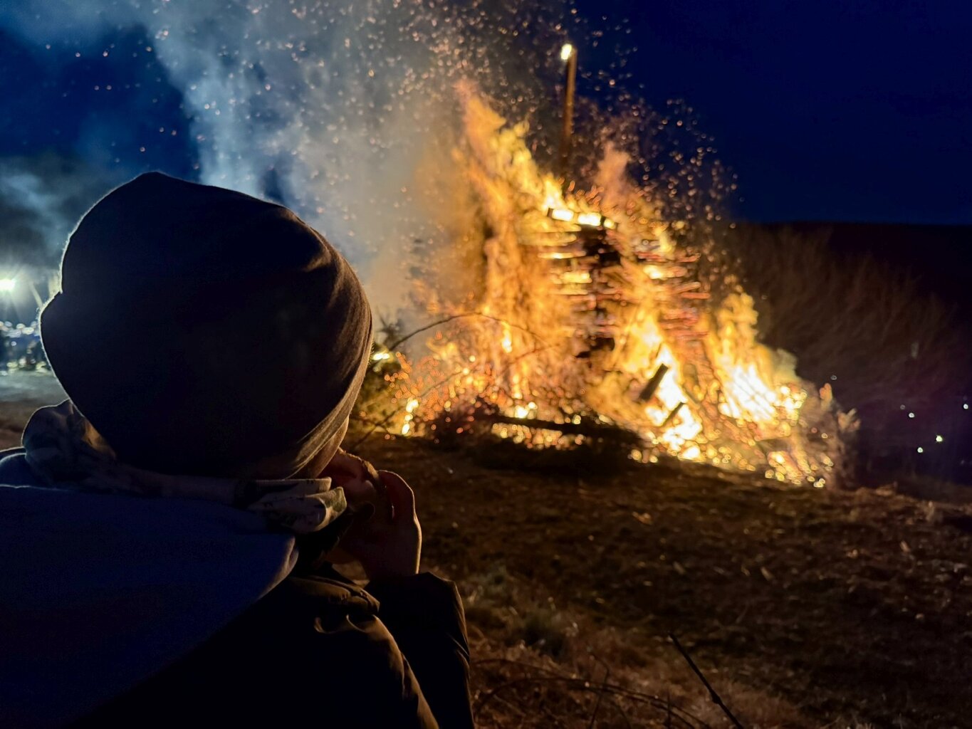 vreugdevuur in Balgheim, een traditie in Baden-Württemberg