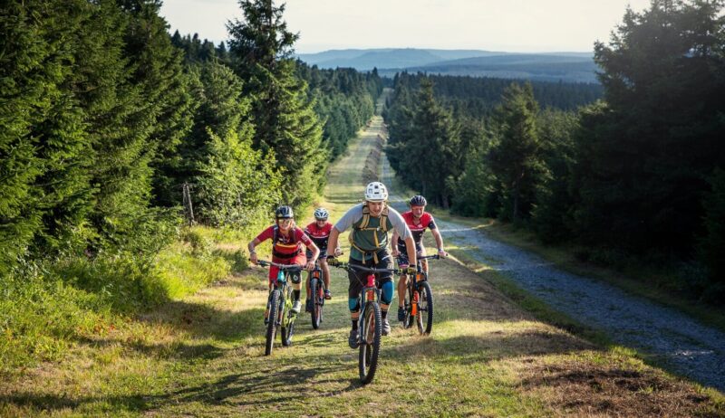 Mountainbiken in het Ertsgebergte bij de Stoneman Miriquidi