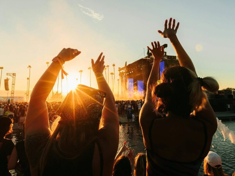 Publiek van een Festival in het zomer