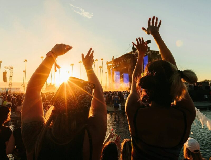 Publiek van een Festival in het zomer