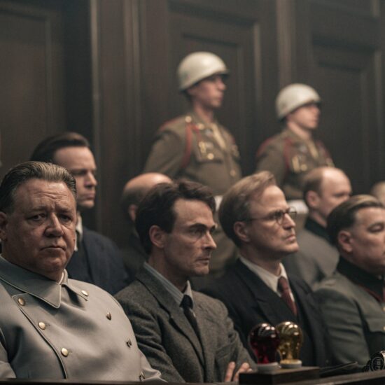 Een scène uit de film Nuremberg. Links is Russell Crowe te zien in de rol van Hermann Göring.